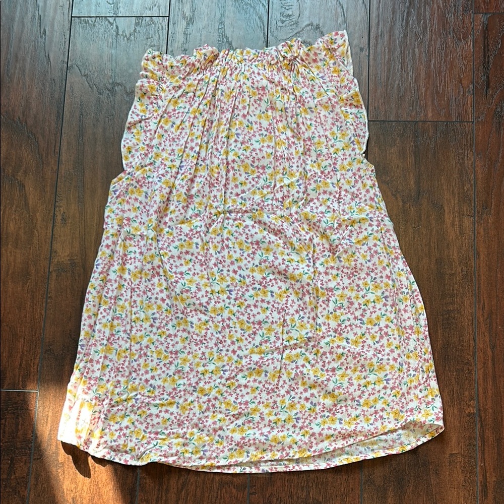 Floral Ruffle Sleeveless Top - Picture 4 of 4